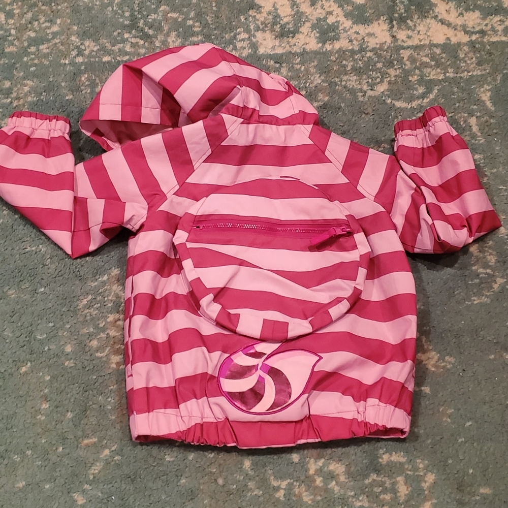 2T Cheshire raincoat